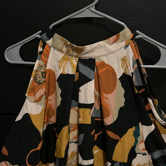 Cold shoulder blouse - Picture 2 of 4